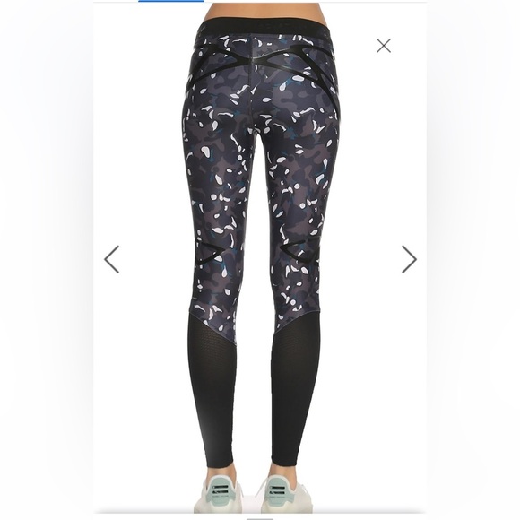 💥⭐️❤️HOST PICK❤️⭐️💥 Stella McCartney x Adidas camo print/mesh leggings - Picture 4 of 12